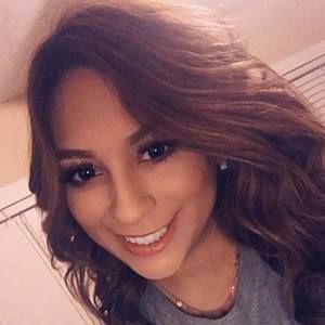 Meet your Posher, Rebeca